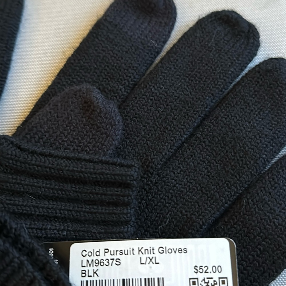 NWT - lululemon Cold Pursuit Knit Gloves